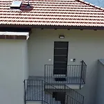 Vista Apartment *